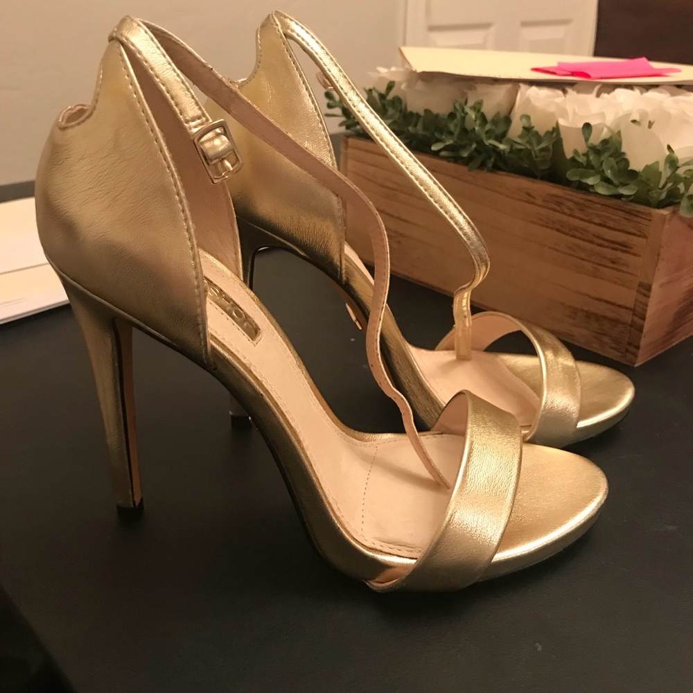 TOPSHOP gold heels!!